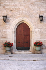 Fototapeta na wymiar Medieval front door