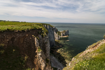 Etretat ist ein französischer Ort in der Normandie. Er ist bekannt für seine außergewöhnlichen Felsformationen aus Kreidefels und ein touristisches Highlight Frankreichs