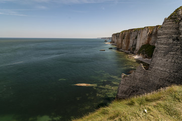 Etretat ist ein französischer Ort in der Normandie. Er ist bekannt für seine außergewöhnlichen Felsformationen aus Kreidefels und ein touristisches Highlight Frankreichs