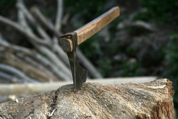 Axe for splitting wood 