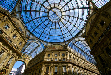 Milano Blue Skies: Galleria Vittorio Emanuele II