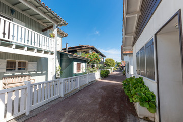 BASSIN D'ARCACHON (France), village ostréicole du Canon, rue principale