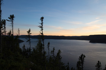 Fototapeta na wymiar sunset Au sommet du Fjord