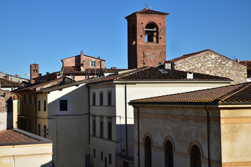 Fototapeta premium Campanile carré à Lucca en Toscane, Italie