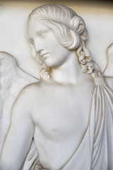 Ange en marbre au Camposanto de Pise en Toscane, Italie
