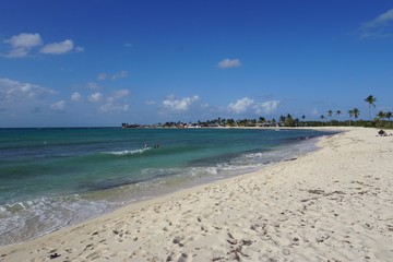 Fototapeta na wymiar Playa La Boca in Santa Lucia auf Kuba, Karibik