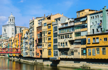 Fototapeta na wymiar Houses by the river of the catalan town of Girona