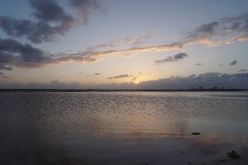 Fototapeta na wymiar Sonnenuntergang in einer Lagune in Santa Lucia auf Kuba, Karibik