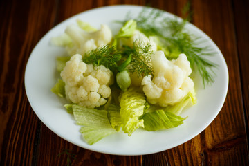 cauliflower with salad leaves