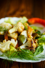 warm salad with cauliflower and sweet pepper