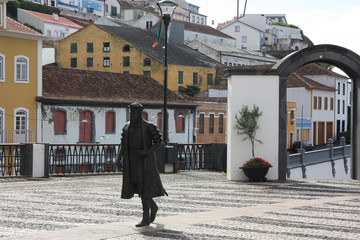 Denkmal Vasco da Gama am Hafen der Hauptstadt von Terceira ist Angra do Heroísmo, Insel der Azoren. Portugal