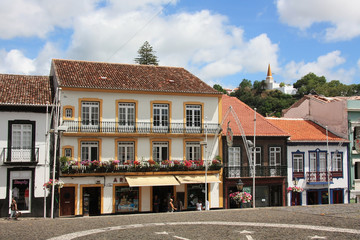 Blick auf Angra der Hauptstadt von Terceira ist Angra do Heroísmo, Insel der Azoren. Portugal