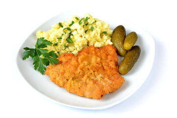 kotlet schabowy z ziemniakami i ogórkiem