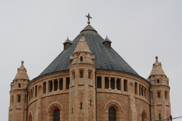Fototapeta na wymiar Cúpula Iglesia católica en Jerusalem