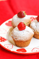 Muffins with caramel and strawberries