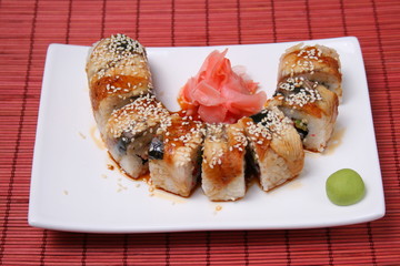 Japanese seafood sushi./Japanese seafood sushi.