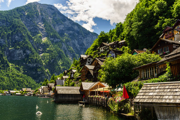 Fototapeta premium city of Hallstatt in Austria on a sunny day