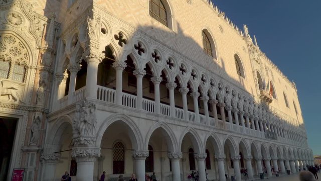 14645_The_big_white_Palace_Ducale_in_Venice_Italy.mov