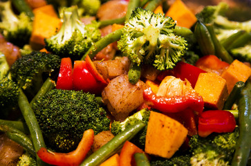 anti-inflammatory pan with chicken and vegetables