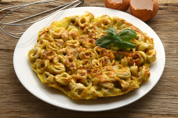 Frittata di tortellini Cucina italiana Italienische Küche Итальянская кухня Italian Comida イタリア料理 cuisine Gastronomía de Italia sounding Food 義大利飲食 مطبخ إيطالي