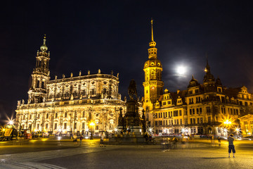 Fototapeta na wymiar Night view of Dresden