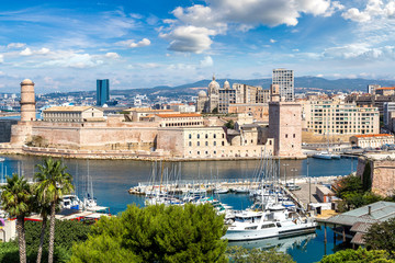 Fototapeta na wymiar Saint Jean Castle and Cathedral de la Major in Marseille