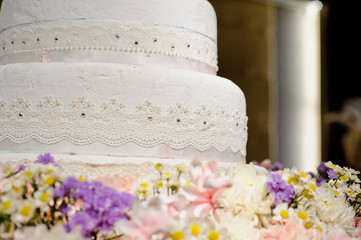 beautiful wedding cake  / white cake wedding decoration