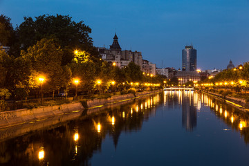 Fototapeta na wymiar Bucharest on Dambovita river