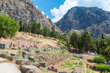 Fototapeta na wymiar Ancient ruins in Delphi