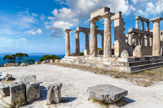 Fototapeta Aphaia temple on Aegina island, Greece