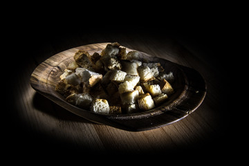 Деревянная посуда , тарелки из дерева , изделия из дерева  © rusfotolan