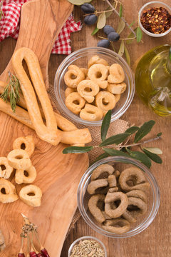 Italian taralli.