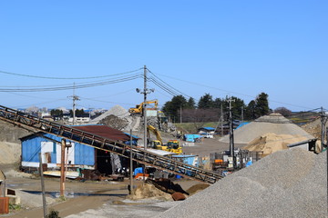 Fototapeta na wymiar 砕石場 建設資材の生産現場