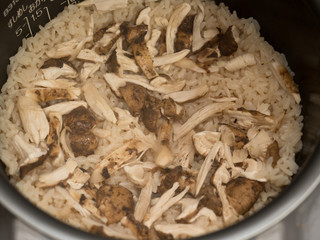 炊き上がった松茸ごはん