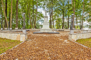 Памятник Петру I в Красных Соснах. Кировск. Ленинградская область. © aphonua