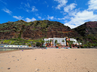 Fototapeta na wymiar Madeira - Sandstrand in Calheta