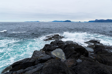 Fototapeta na wymiar Rocas en la costa