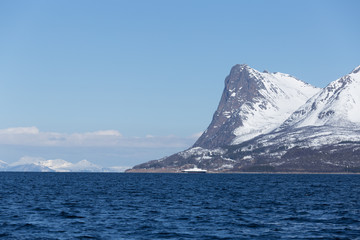 Montañas en Harstad, Noruega