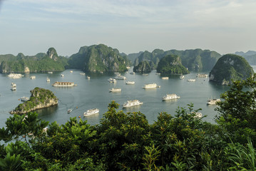 Fototapeta premium sight of Halong Bay and of its islands in Vietnam.