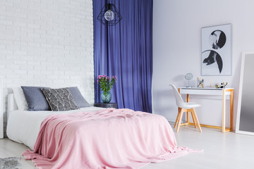 Pastel, contrast bedroom