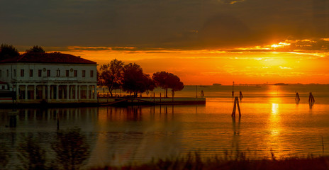 Fototapeta premium Sunrise at the entrance to Venice..