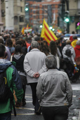 Gente concentrada por el derecho a referéndum en Catalunya