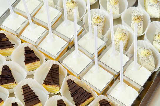 buffet dessert table