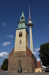 Fototapeta na wymiar Berlin, Marienkirche mit Fernsehturm