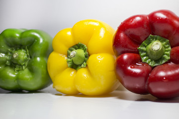 tre colorati peperoni
