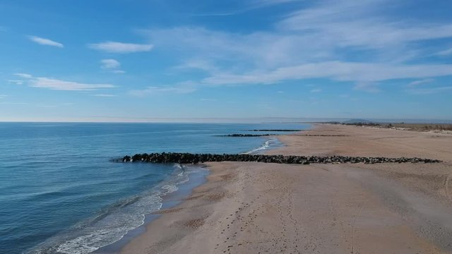 Vue a&eacute;rienne de la plage des 3 digues &agrave; S&egrave;te, H&eacute;rault en Occitanie, France