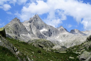 Fototapeta na wymiar panorama montagna natura alpi cielo