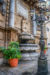 Fototapeta na wymiar piazza di quattro fontana palermo, sicily, italy