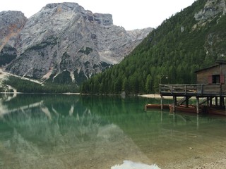 jezioro gory dolomiti lago di braies
