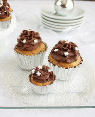 Cupcakes Navideños con Crema Chantilly de Chocolate